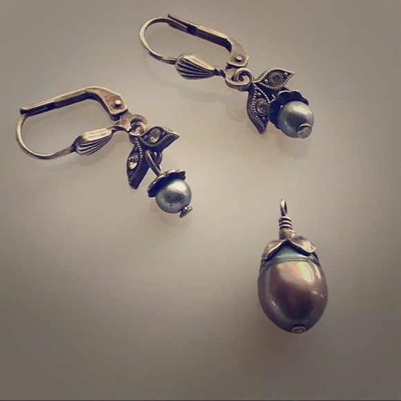 Freshwater Pearl Jewelry - TRADE w/ @lilmoma225 - 90s Pearl Pendant/Earrings